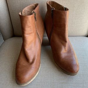 Urban outfitters tan leather ankle boots